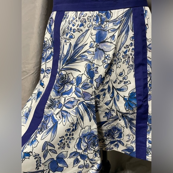 Cameo Blue and White Garment - Picture 9 of 12